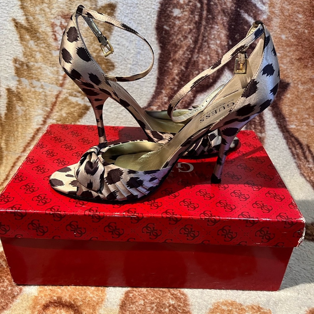 Guess GW Italia Women's Ankle Strap Satin Print Heels